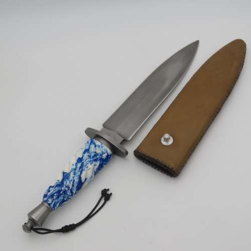 Custom made Riaan Ras dagger with leather sheath and certificate