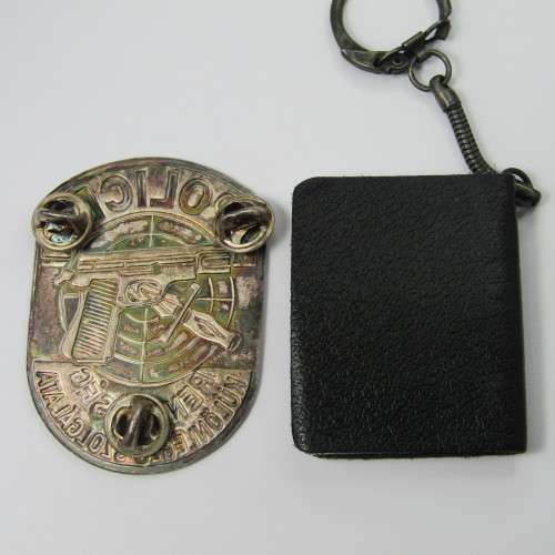 Hungarian Police badge and key chain booklet