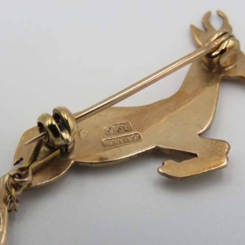 9kt Gold Springbok brooch with safety chain - weighs 3.6 grams