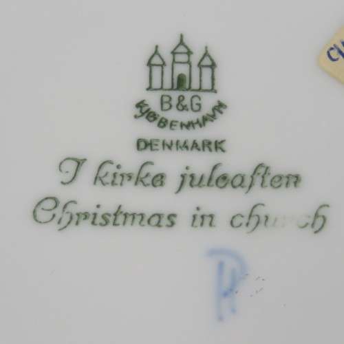 Bing and Grondahl 1968 Christmas in Church plate in box
