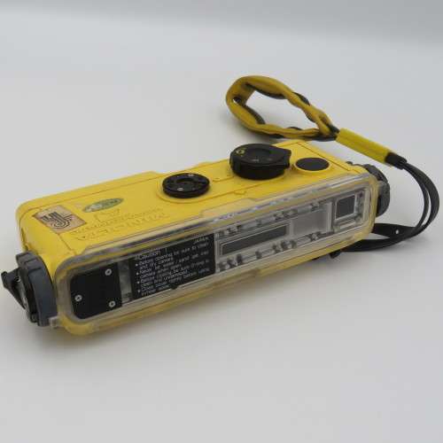 Minolta weathermatic underwater vintage camera - shutter fires