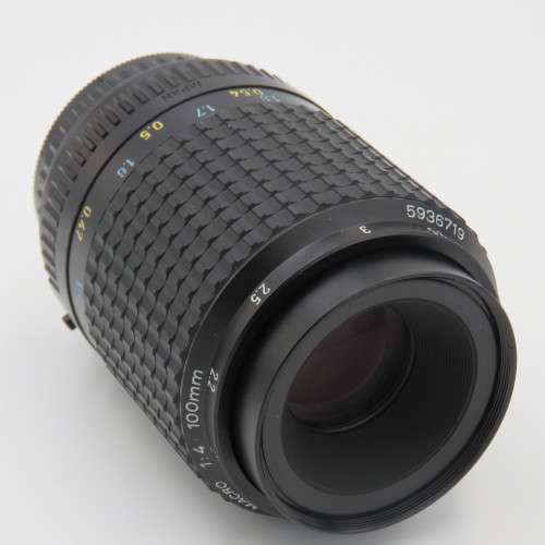 Original Pentax Macro lens 1:4 100 mm - lens is clean
