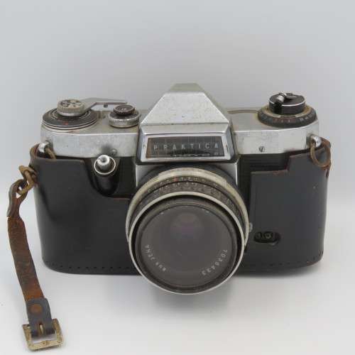 Vintage Praktica camera with 1:2.8 lens - must be restored