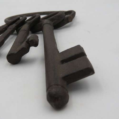 Set of 4 Antique cast iron Prison keys
