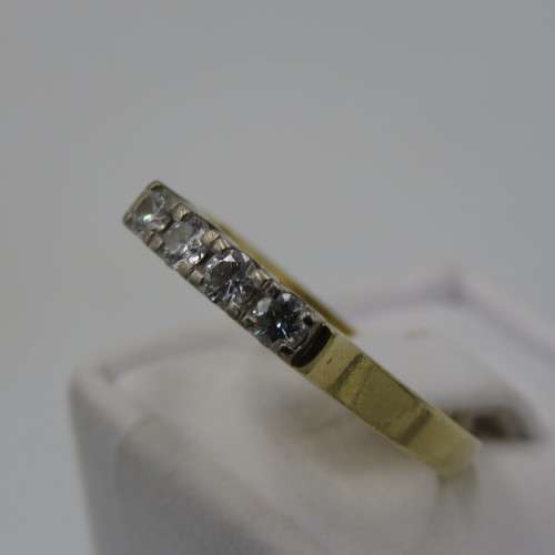18kt Gold ring with 4 Diamonds estimated at 0,30 carat - Size - N