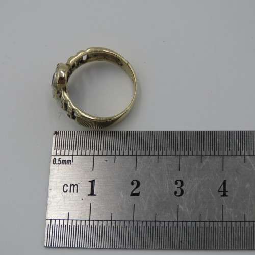 9 kt Gold ring with 12 Diamonds and centre stone dark blue ( Ring Size - K 1/2)