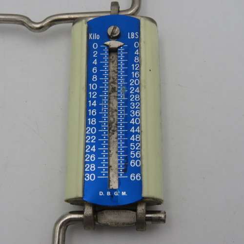 Vintage Baggage scale in leather pouch
