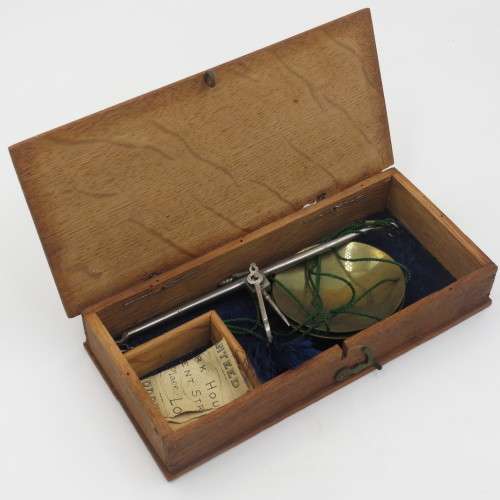 Antique pocket balancing scale