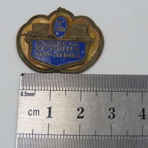 Pair of 1961 Replublic Festival pin badges - one pin missing