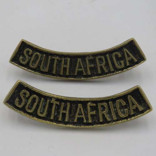 Pair of WW2 South Africa shoulder titles