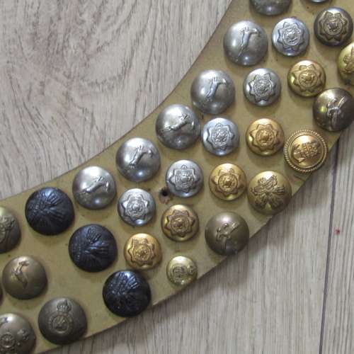 Collection of more than 160 SA Military buttons