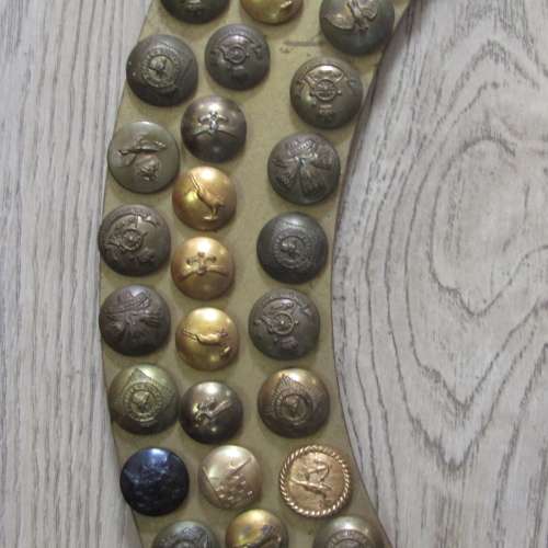 Collection of more than 160 SA Military buttons