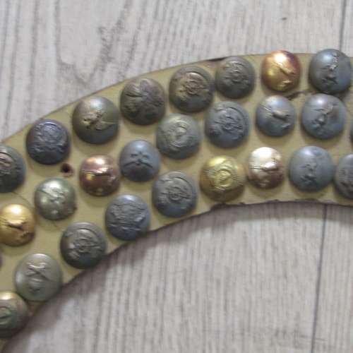 Collection of more than 160 SA Military buttons