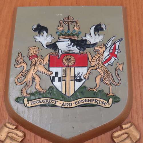 Vintage Institute of Directors coat of arms wall plaque