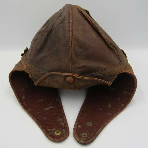 Vintage Aviator style Motorcycle dispatch rider leather cap with gloves and goggles