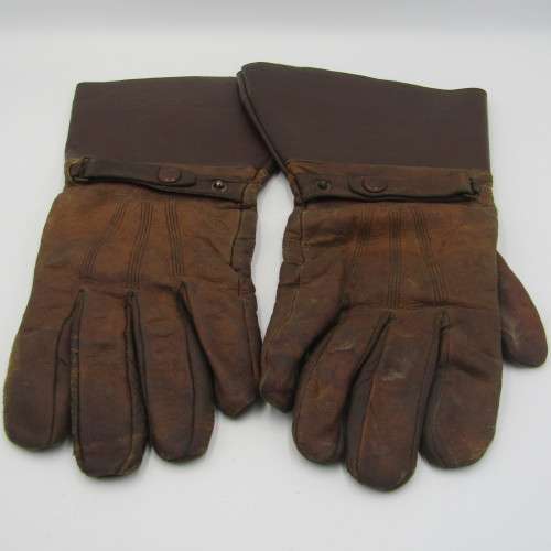 Vintage Aviator style Motorcycle dispatch rider leather cap with gloves and goggles
