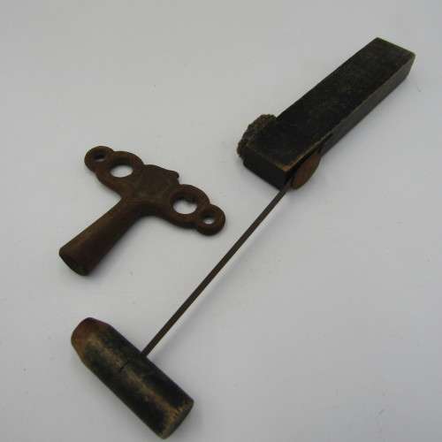 Vintage Meinel`s Auto-Harp with hammer and tuning key