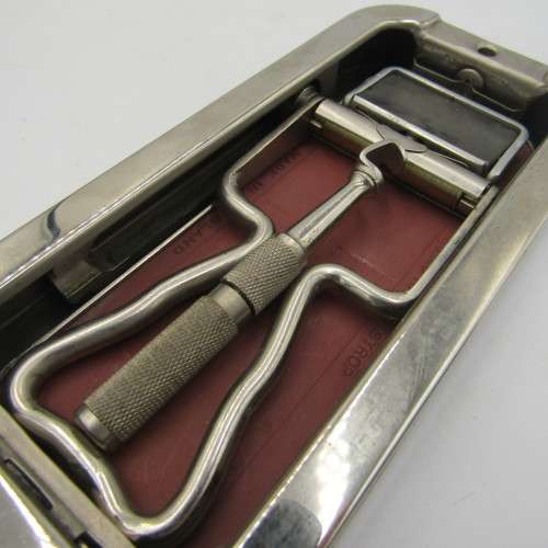 Vintage Rolls-Razor in box - very good condition