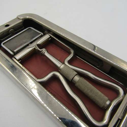 Vintage Rolls-Razor in box - very good condition