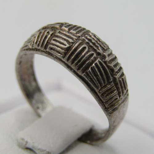Vintage Sterling silver ring - weighs 1,9g - size L