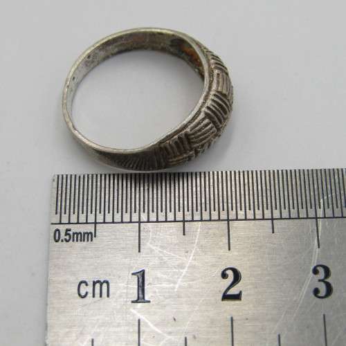 Vintage Sterling silver ring - weighs 1,9g - size L