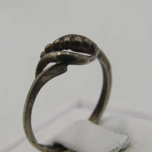 Vintage Sterling silver ring - weighs 1,2g - size L