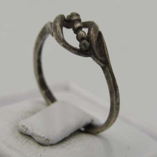 Vintage Sterling silver ring - weighs 1,2g - size L