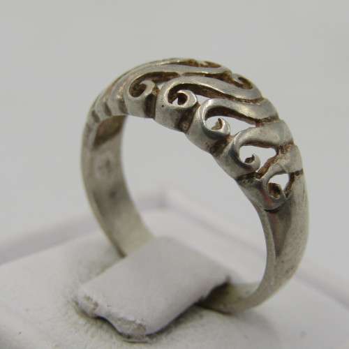 Vintage Sterling silver ring - weighs 2,6g - size L 1/2