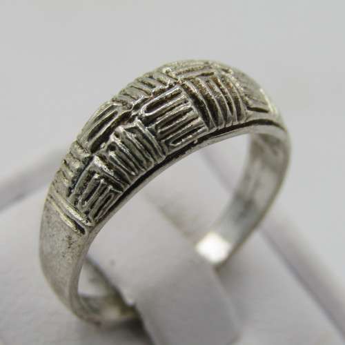 Vintage Sterling silver ring - weighs 2,3g - size O