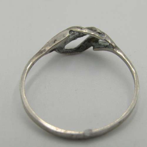 Vintage Sterling silver ring - weighs 0,8g - size O 1/2