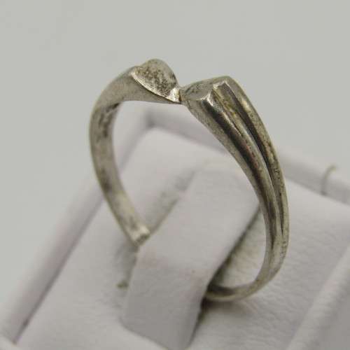 Vintage Sterling silver ring - weighs 1,5g - size P 1/2
