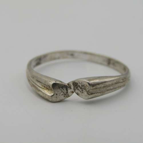 Vintage Sterling silver ring - weighs 1,5g - size P 1/2