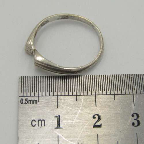 Vintage Sterling silver ring - weighs 1,5g - size P 1/2