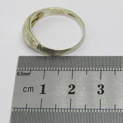Vintage Sterling silver ring - weighs 2,4g - size S 1/2