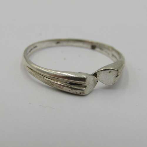 Vintage Sterling silver ring - weighs 1,6g - size Q 1/2