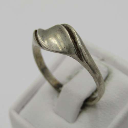 Vintage Sterling silver ring - weighs 2,2g - size Q 1/2