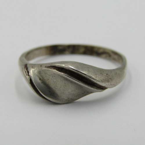 Vintage Sterling silver ring - weighs 2,2g - size Q 1/2
