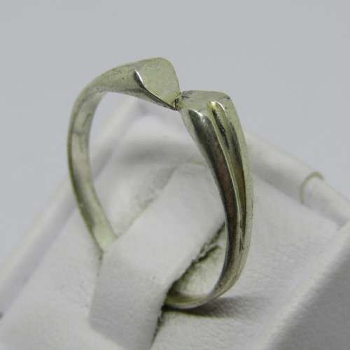 Vintage Sterling silver ring - weighs 1,7g - size Q 1/2