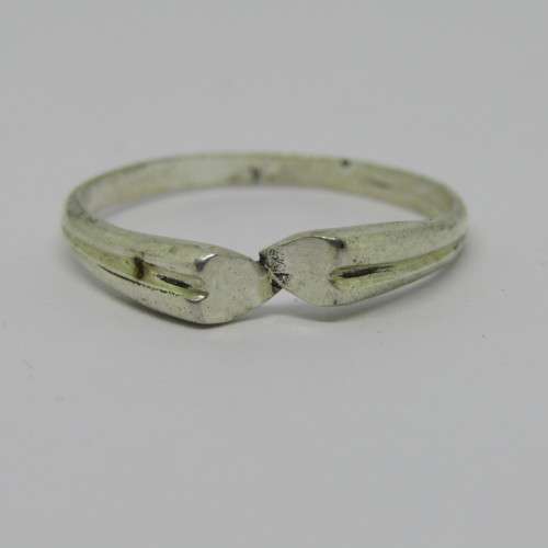 Vintage Sterling silver ring - weighs 1,7g - size Q 1/2