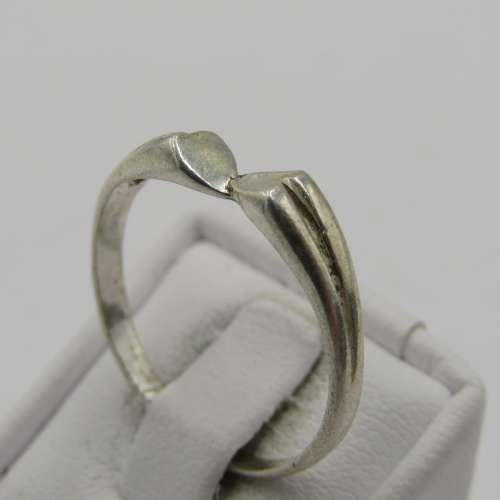 Vintage Sterling silver ring - weighs 1,9g - size S 1/2