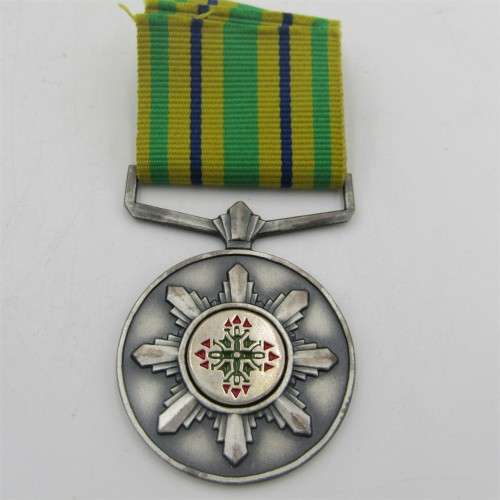 SA Police Silver Faithful service medal issued to JE Knoetze 64001 8 AO V