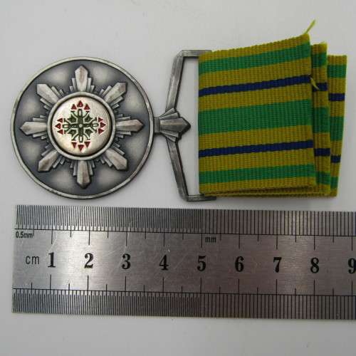 SA Police Silver Faithful service medal issued to JE Knoetze 64001 8 AO V