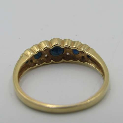 18kt Yellow Sapphire and diamonds ring - 5 Sapphires set between 8 diamonds
