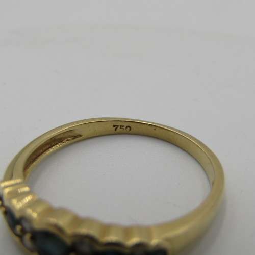 18kt Yellow Sapphire and diamonds ring - 5 Sapphires set between 8 diamonds