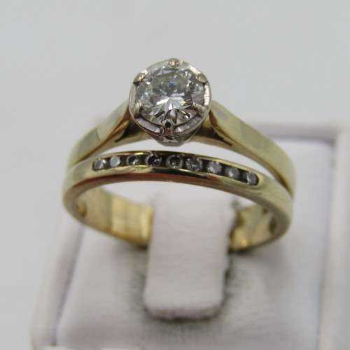 9kt Yellow Gold diamond ring wedding set with about 0,70ct diamond