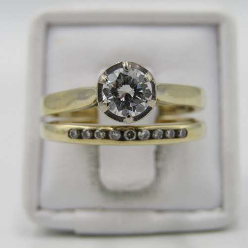 9kt Yellow Gold diamond ring wedding set with about 0,70ct diamond