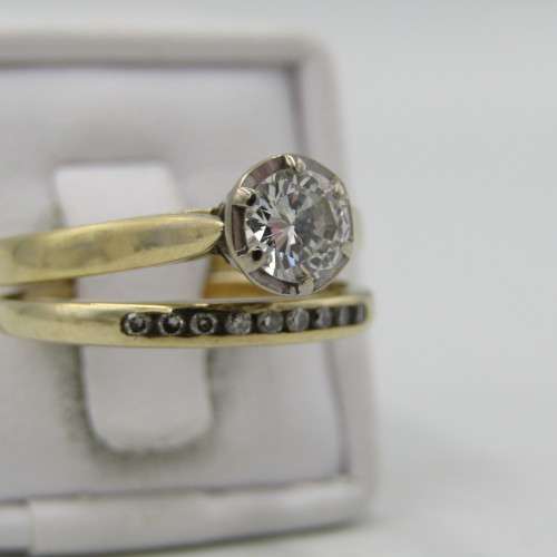 9kt Yellow Gold diamond ring wedding set with about 0,70ct diamond