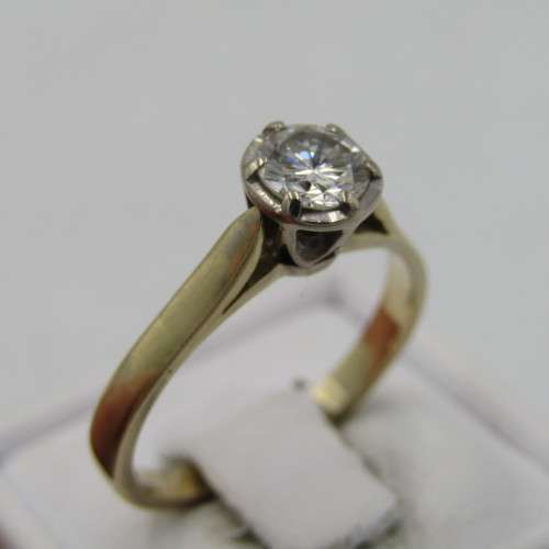 9kt Yellow Gold diamond ring wedding set with about 0,70ct diamond