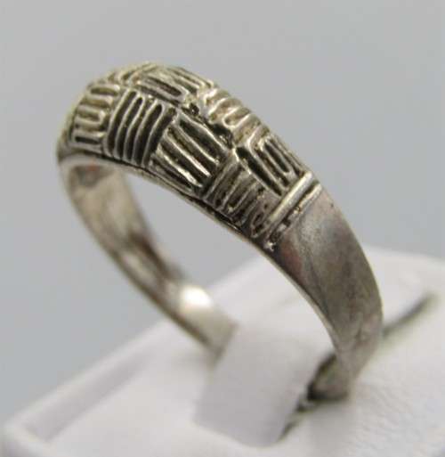 Vintage sterling silver ring - weighs 2,4g - size R 1/2