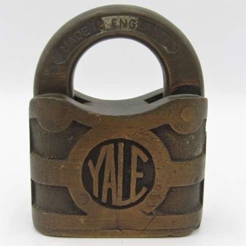 Vintage YALE padlock - no key